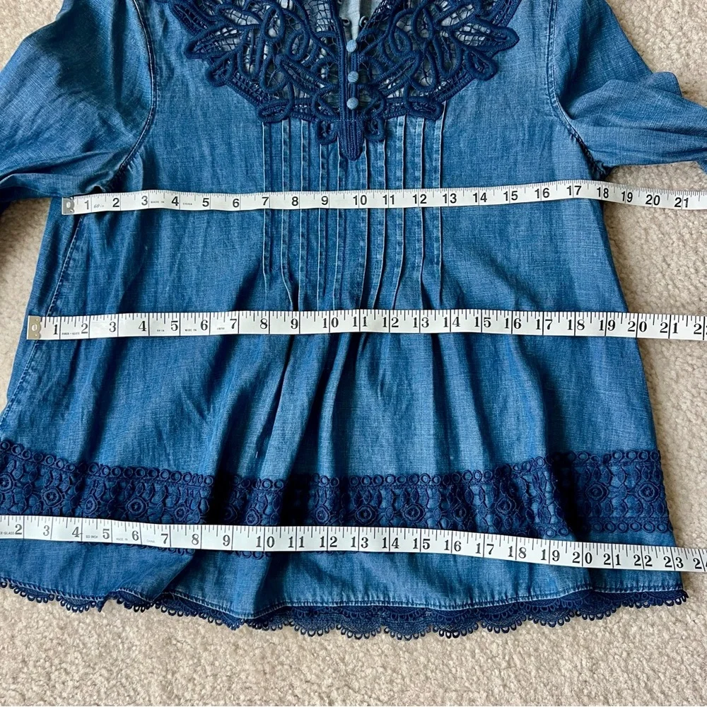 ANTHROPOLOGIE HOLDING HORSES Perra Chambray Lace Swing Top—SZ. 6
